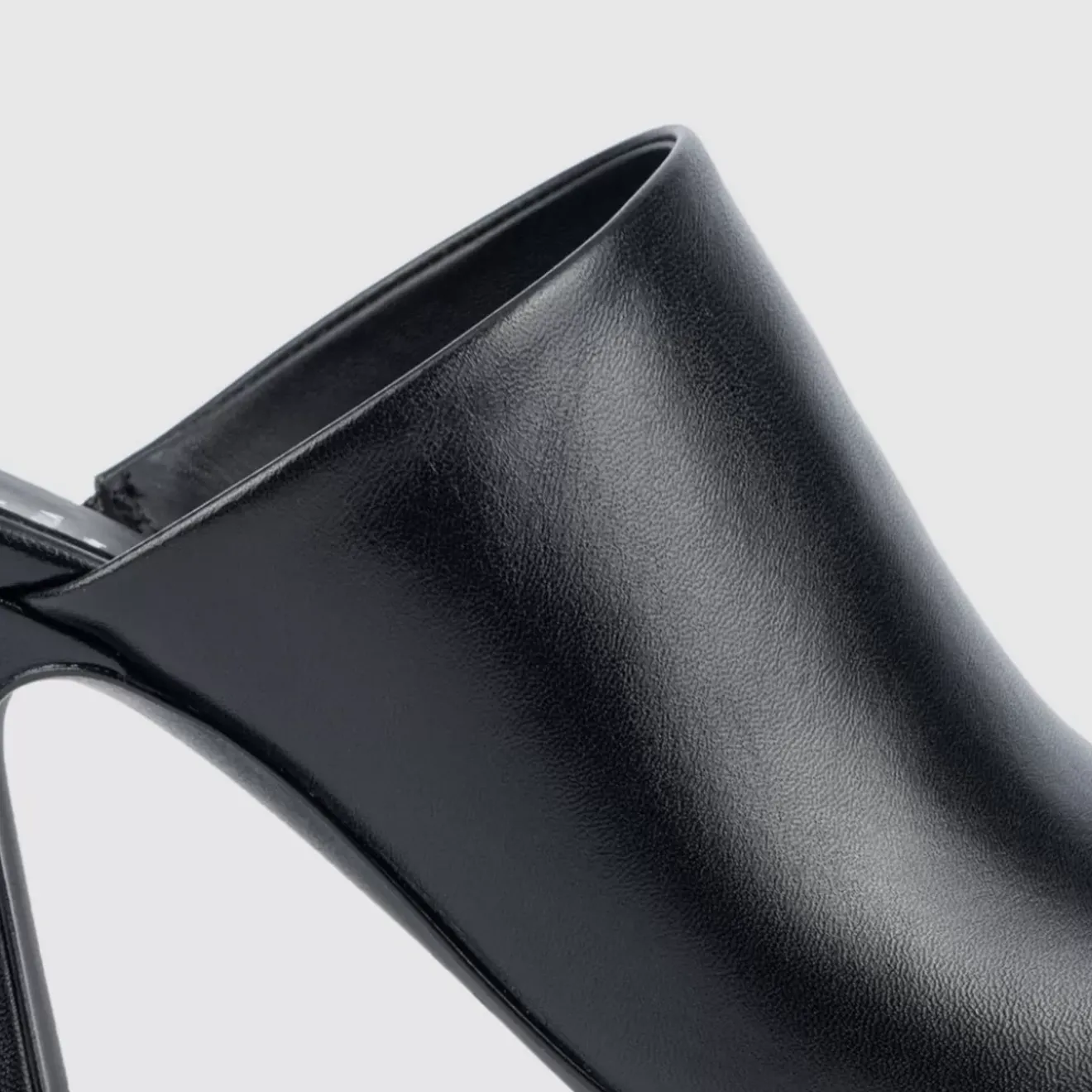 Heels-Aquatalia Carmina Black